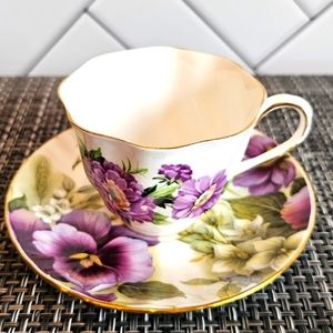 Vintage ROYAL YORK Fine China England Purple pansy FLORAL Cup Saucer